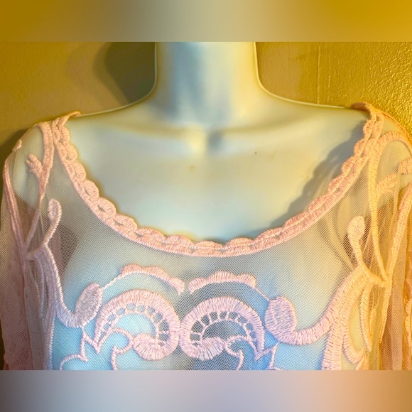 🌸EXPRESS🌸 EMBROIDERED FLORAL LACE MEASH LONG SLEEVE PULLOVER TUNIC TOP NWOT🩰 - Picture 15 of 16
